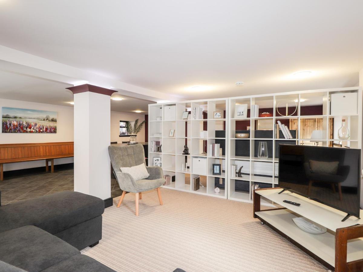 Mary Ann Apartment Инвернес Екстериор снимка